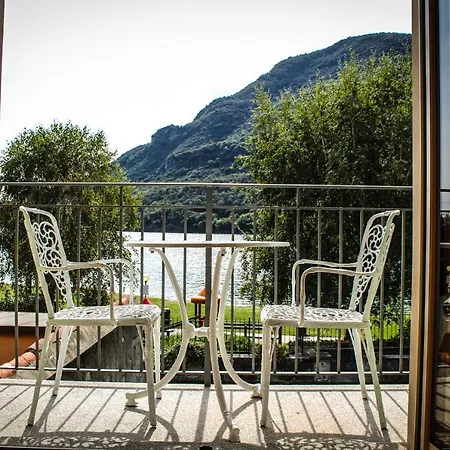 Hotel Ristorante La Quartina Mergozzo Exterior photo